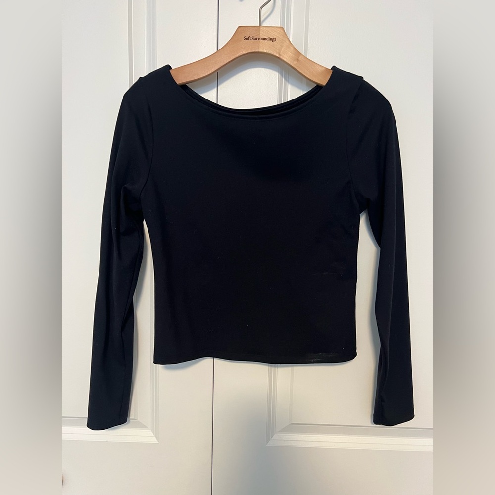 Abercrombie Women’s

BLACK Seamless Fabric Boatneck Top

Soft A&F collection